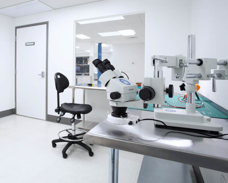 An image of a certified Class 10 ISO 4 cleanroom for data recovery.