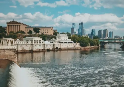 Philadelphia art museum with skyline in background